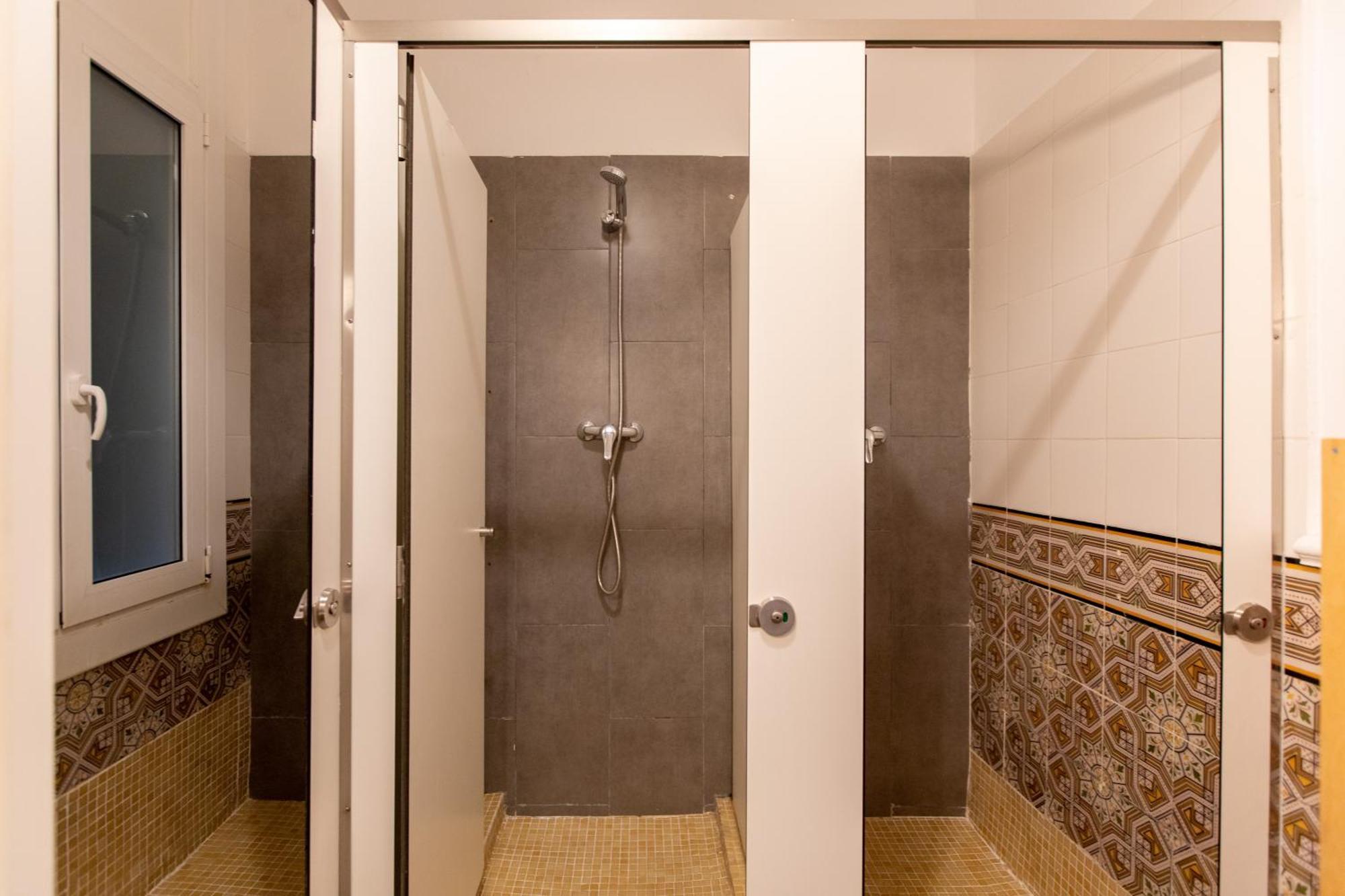 Apartamento Bp2 - Big For Groups In Bcn Center Hutb - 77390 Barcelona
