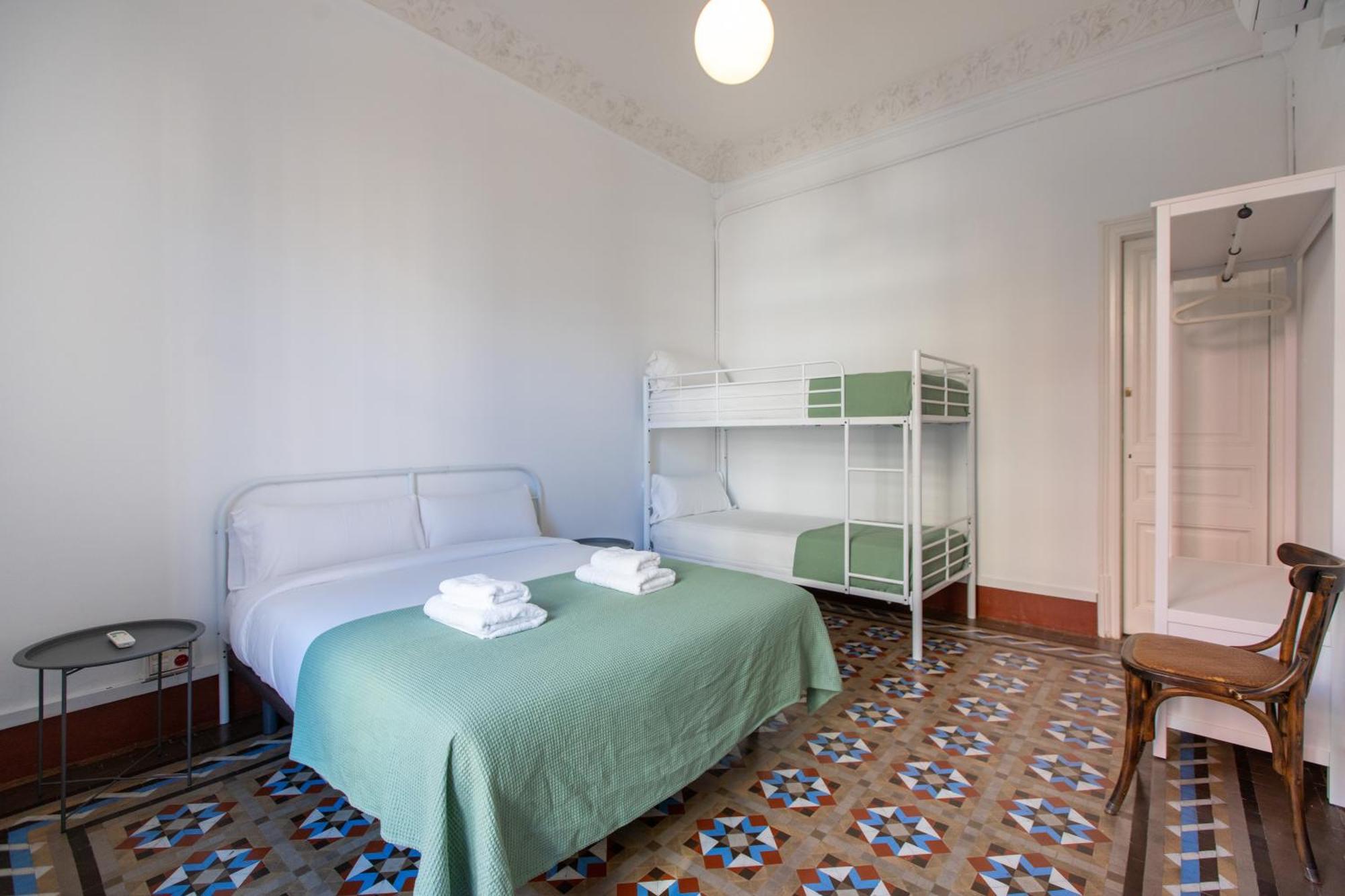 Apartamento Bp2 - Big For Groups In Bcn Center Hutb - 77390 Barcelona